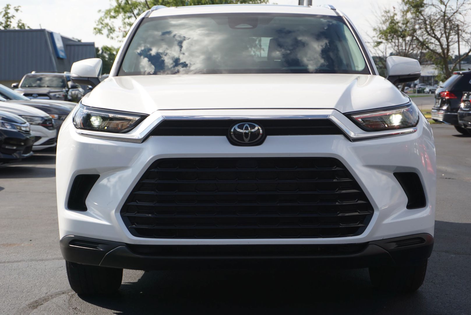 toyota grand highlander 2024 5TDAAAB59RS023335 image toyota grand highlander 2024 5TDAAAB59RS023335 image
